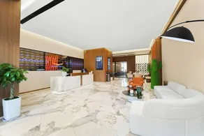 CLOUDS HOTEL - Image 2