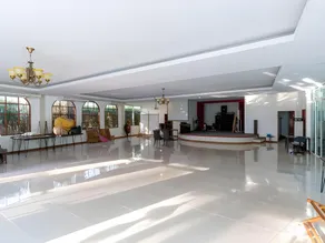 Lion Cafe Resort - Image 3
