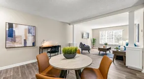 Upper Westside 2BR Free Parking & Wi-Fi - Image 3
