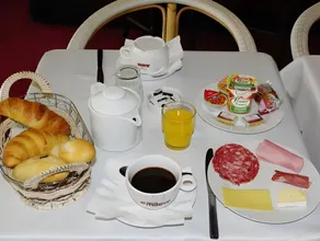 Hôtel De La Gare Le Relais de Champagne Troyes - Image 5