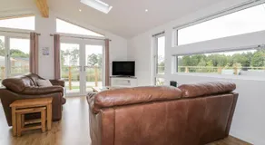 7 Meadow Retreat - Image 2