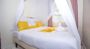 Happy Springs Hotel & Accomodation - Image 2