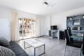 Acapulco Apartments - Image 2