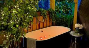 Loch Lomond Hideaways- Luxury Cabins with Jacuzzi Hot Tubs for Two - Image 4