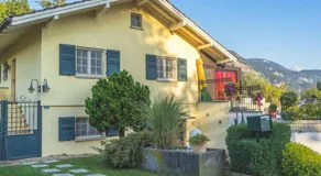 Cheerful villa with fireplace, bath-tub and garden - Image 3