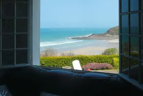 Holiday Home Locquirec with Stunning Sea View - Image 3