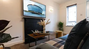 Finnieston 1-Bed - Walk to Hydro & Bars - Sleeps 2 - Image 2