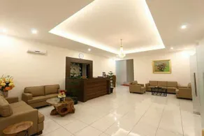 Hotel The Radiant - Image 3