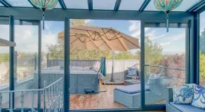 Jacuzzi et Vue sur Loire - Maison d'hôtes L'Odyssée - Image 3