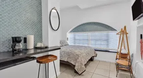 Private Studio in Little Havana - Image 4