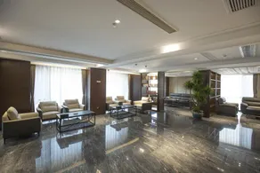 Madison Hotel Jining Wuyue Plaza Sports Center - Image 2