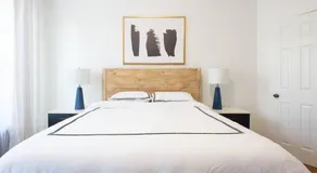 454-3W PRIME location 2BR Newly Furnished sleeps 5 - Image 2