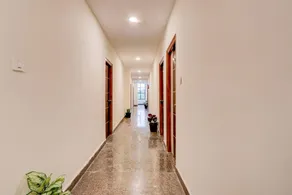 Townhouse Oak Bhooja Hotels - Image 4