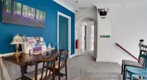 Homesly Guest Rooms, Comfortable En-suite Guest Rooms with Free Parking and Self Check-in - Image 3