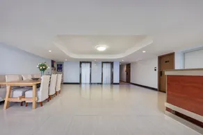 Movie Star Hotel - Image 3