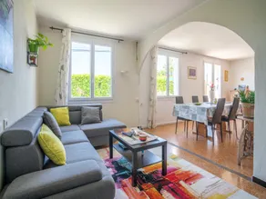 Pretty holiday home with garden and hot tub - Image 2