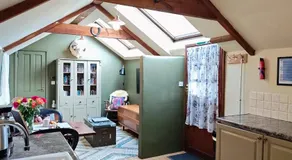 Cosy barn on rural smallholding with alpacas, goats & pigs - Image 3