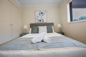 Spacious Lovely 5Beds home@Point Cook - Image 5