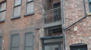 Spacious Shude Hill Apartment With Balcony - Image 5