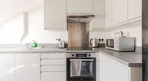 2-Bed Apartment with Sofa Bed, Sleeps up to 6, Perfect for Groups & Familie - Image 4
