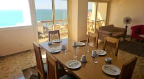 Midpoint Sea View - families only - Image 4
