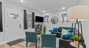 Blue Door Bungalow | JZ Vacation Rentals - Image 3