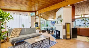 Serene MidCentury Gem 5BR Madison Park & World Cup - Image 2