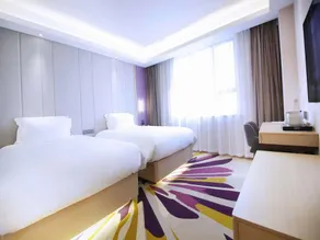 Lavande Hotel·Heyuan Bavaria - Image 4