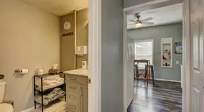 Red Bench Cottage Ideal location near parks, trails, skiing, hiking, biking, shopping extended stays welcome - Image 2