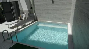 Sisina Luxury Room Jacuzzi & Piscina - Image 4