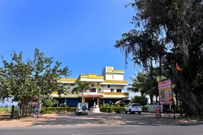 Hotel Nisarg Lodging And Restaurant - Image 2