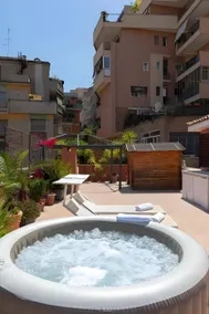 Penthouse with Jacuzzi - Image 3