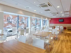 Travelodge Birmingham Central Newhall Street - Image 2