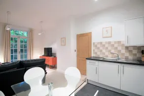 Apartment 2 The Grove - Image 3