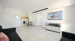 Luxury 5 Rooms Apartment with elevator - Image 2