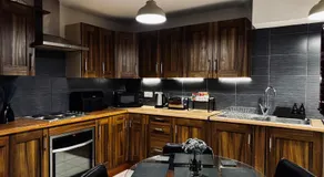 THROSTLES NEST APARTMENTS - Image 4
