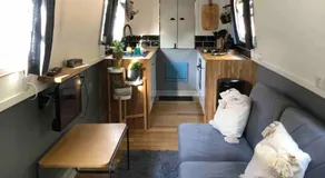 Cozy Narrowboat on Regents Canal - Image 2