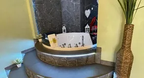 TH LUXURY SUITE - Image 3