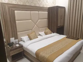 Hotel Malhotra inn 50 Meter from Golden Temple - Image 2