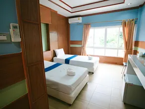 T.W. Sea View Hotel - Image 2