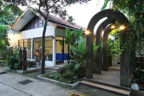 Ndalem Bebekan Guesthouse - Image 2