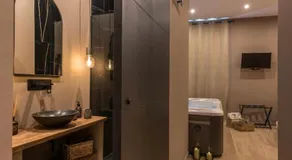 La suite jacuzzi - Image 5