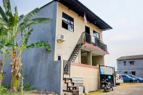 OYO Life 92922 Kost Bu Mala 1 Syariah - Image 2