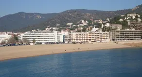 Apartaments Claudi - Image 2