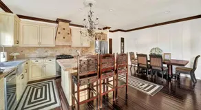 Vino Villa Large home Sleeps 10! Large Salt water pool/spa - Image 3