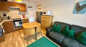 Pound Corner - Image 3