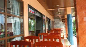 Royal Beach Guest House - Image 5
