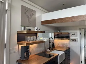 Smiley Creek Lodge - Image 1