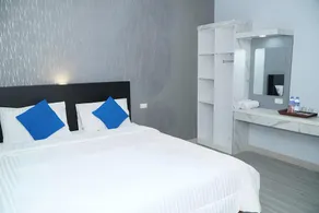 Hotel City Room - Image 5
