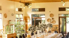 Kinzi Apartments Bar & Gardens - Image 3